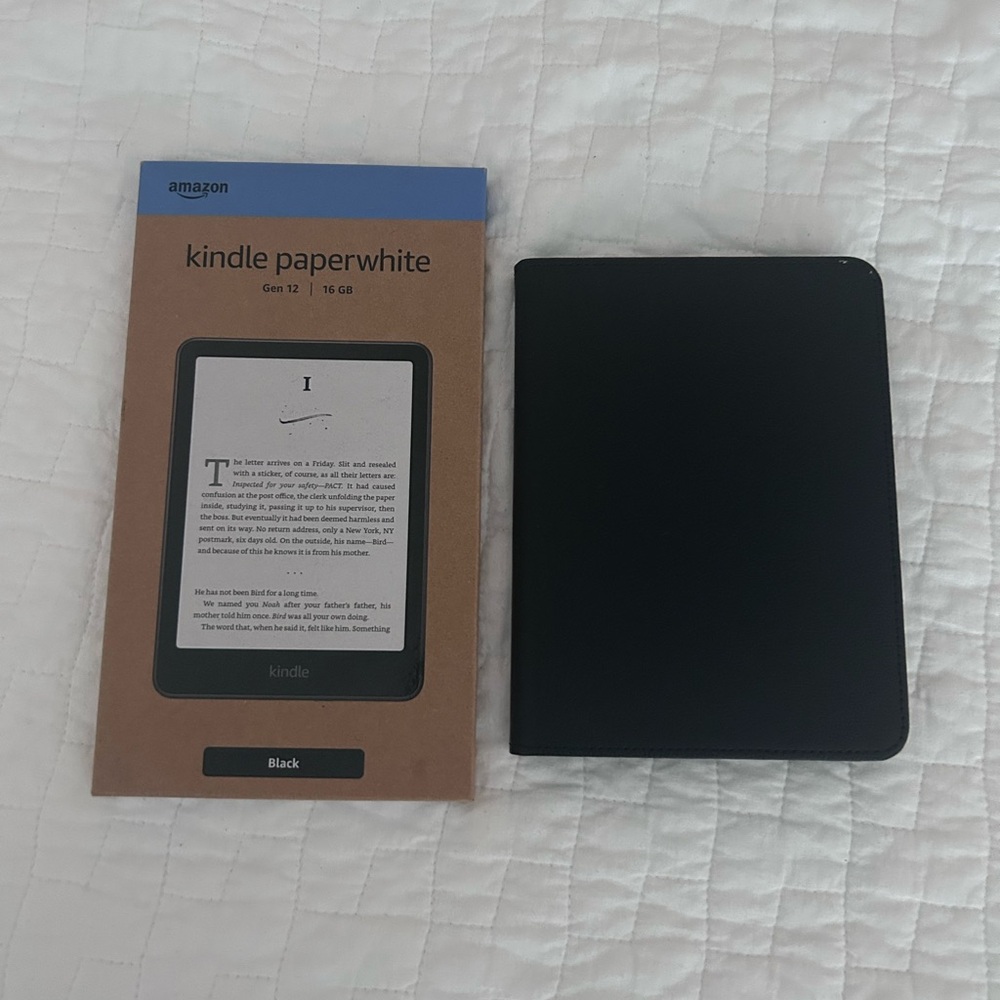 New in Box - Amazon Kindle Paperwhite Gen 12 - Sleek Black. With leather case!